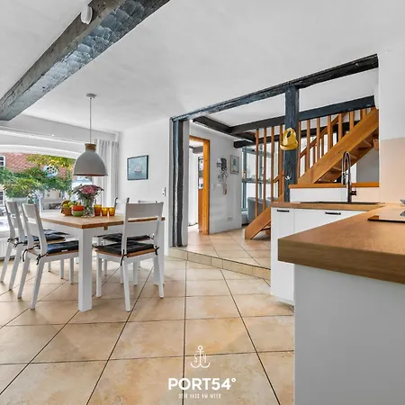 Dornroeschen 1 Steinberg (Schleswig-Holstein)