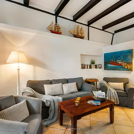 Appartement Dornroeschen 1 *