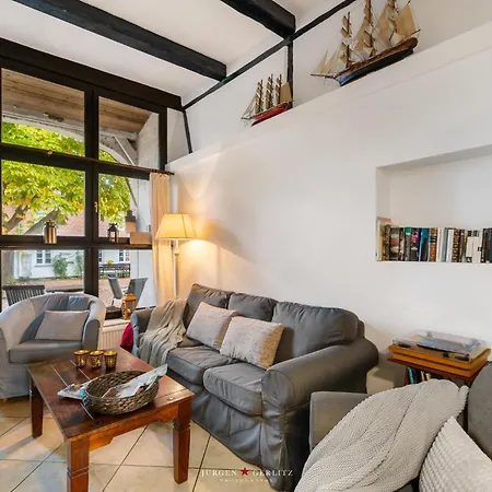 Dornroeschen 1 Steinberg (Schleswig-Holstein)