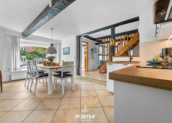 Dornroeschen 1 Steinberg (Schleswig-Holstein)